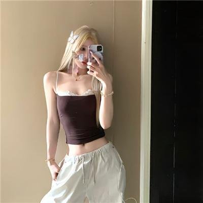弱比少男闯女校